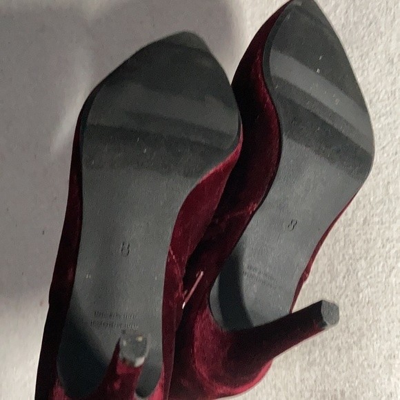 Old Navy Red Velvet Ankle Boots 8 - Picture 4 of 6